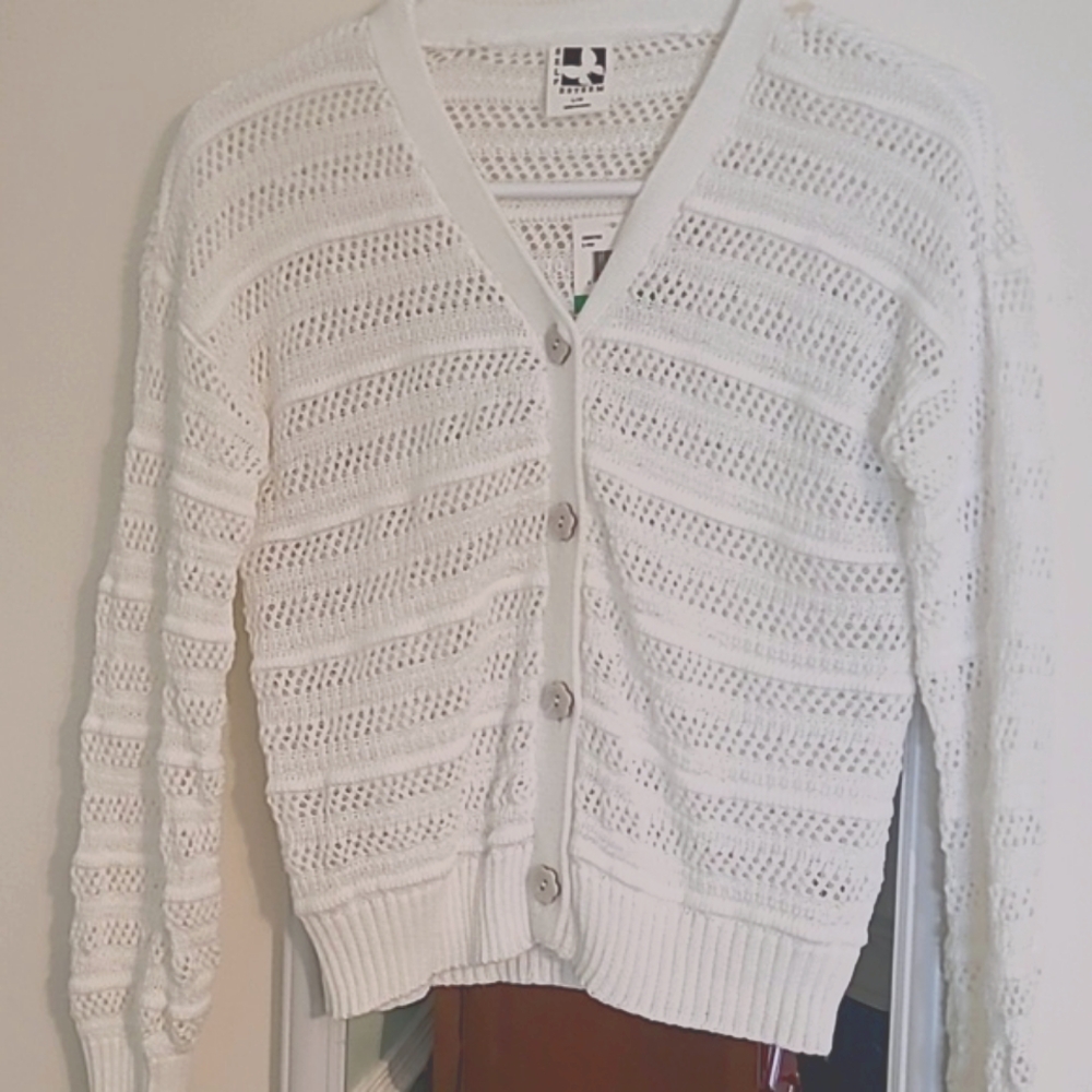 White sweater size L-14.